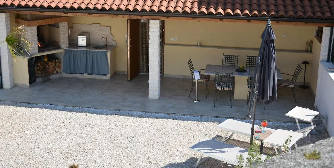 Casa Ferata - Holiday Home Vižinada 0*,